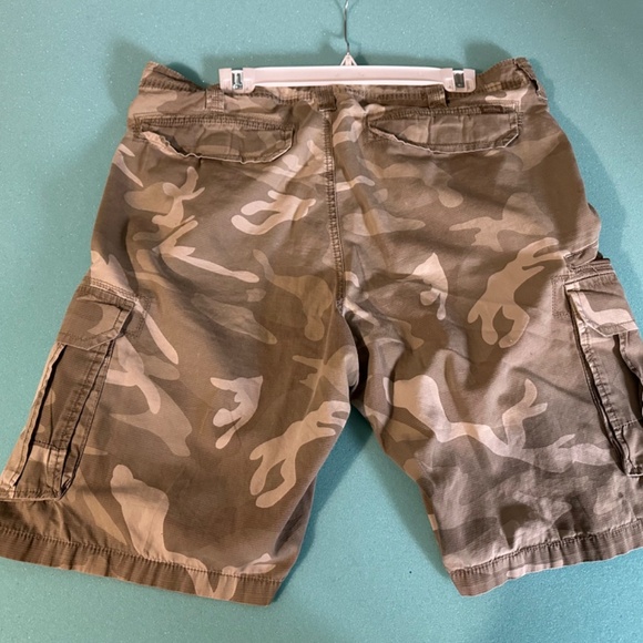 Vintage Lee Dungarees Cargo Shorts Men’s 36 Camo Green Utility Y2K Workwear - Picture 2 of 2